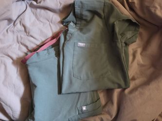 Figs scrubs