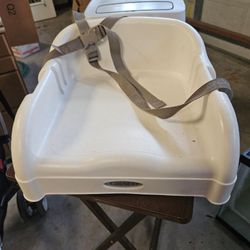 Like New BOOSTER CHILDRENS SEAT