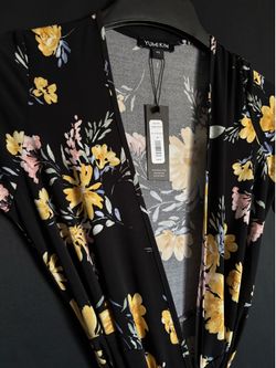 *NWT* Yumi Kim floral wrap dress