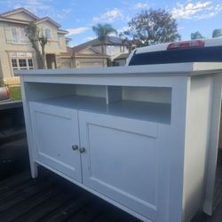 Will Take Best Offers Not Free Solid Wood Coffee Table And Two End Table ,Solid Oak End Table, Wood Tv Cabinet, Solid Wood Dresser 