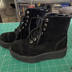 TUK Black Suede Viva Mondo Boots US5
