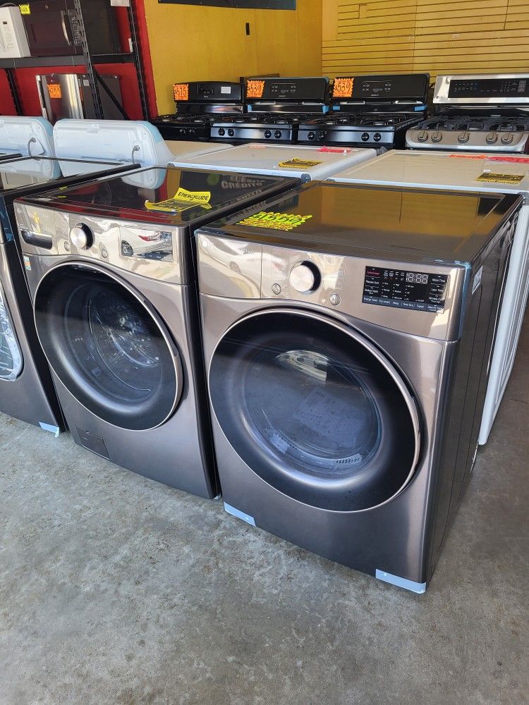 New LG ThinQ Front Load Washer 4.5 Cubic Feet & Gas Dryer 7.4 Cubic Feet