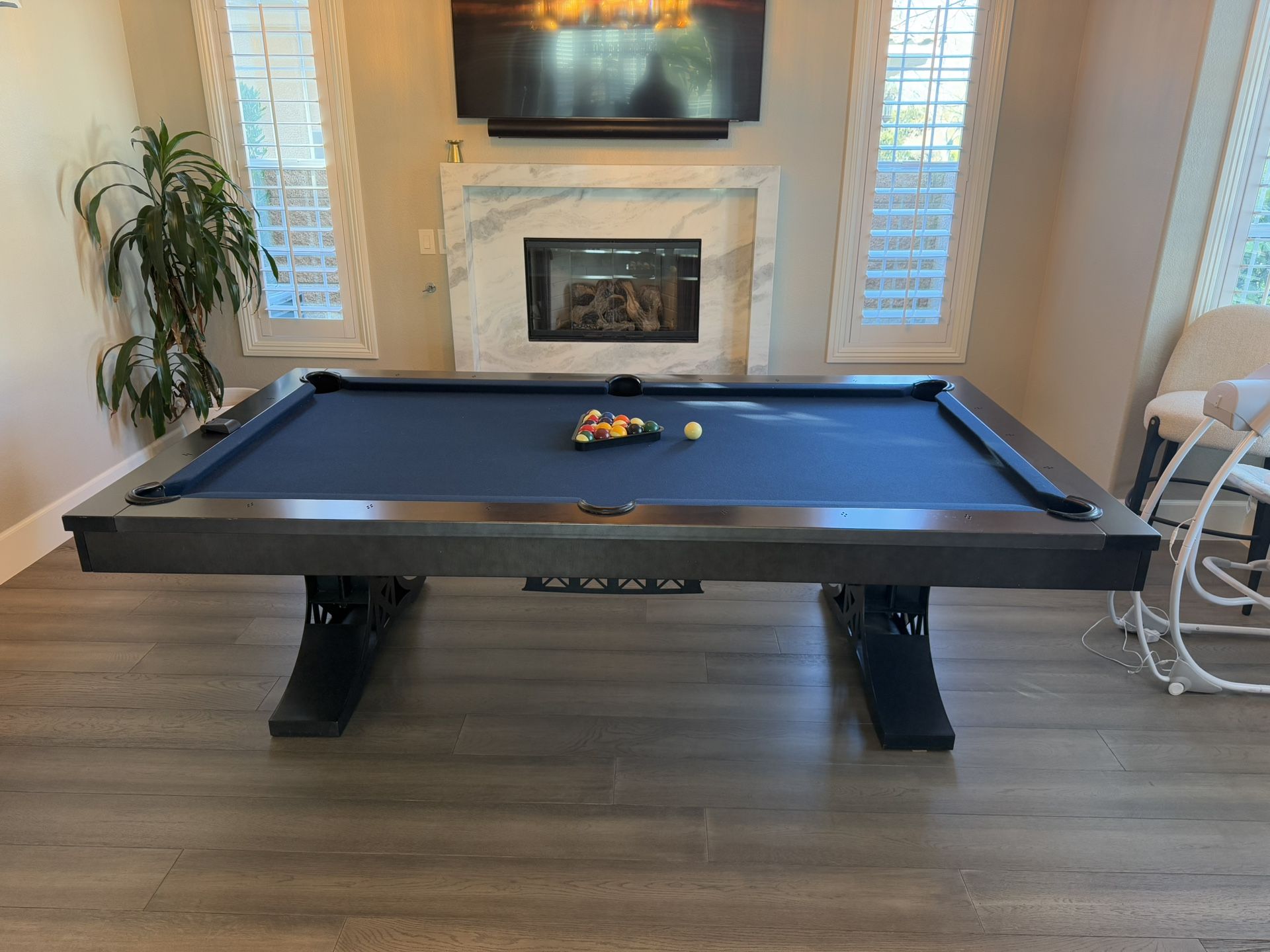 Pool table