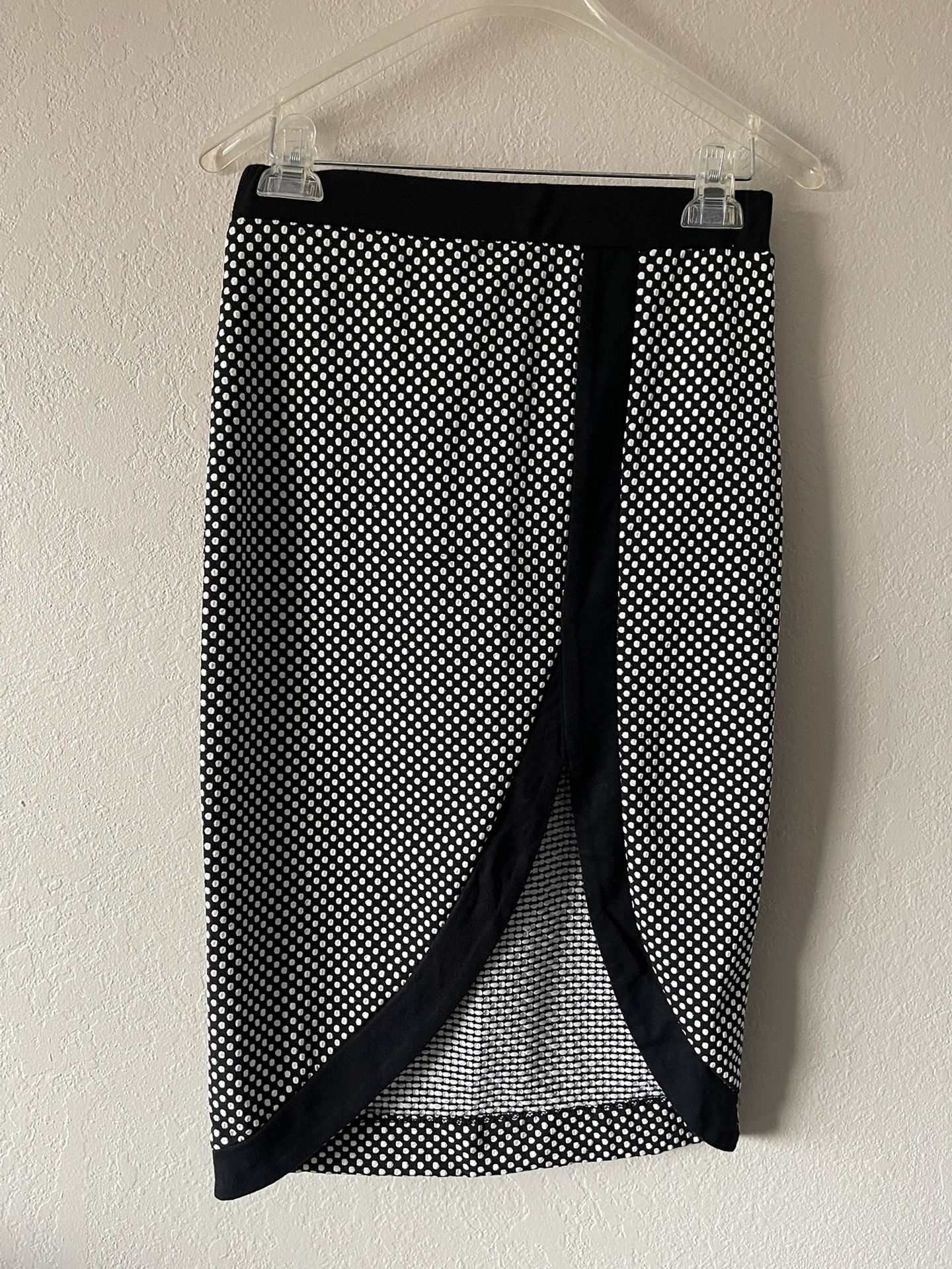 Love Culture, Women’s Black & White Polka Dot Side Slit Pencil Skirt, Size L