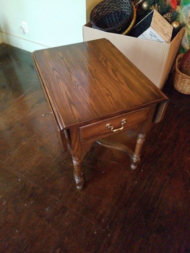 Pennsylvania House Side Table with Flip Up Sides