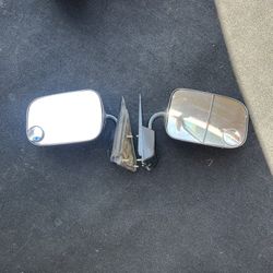 Need Gone ASaP Send Any Offer! 1988-94 C1500 Mirrors