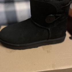 BRAND NEW UGG MINI BAILEY BUTTON BOOTS ll 