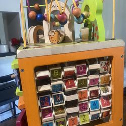 https://offerup.com/redirect/?o=Qi5Zb3U= Wooden Activity Cube 