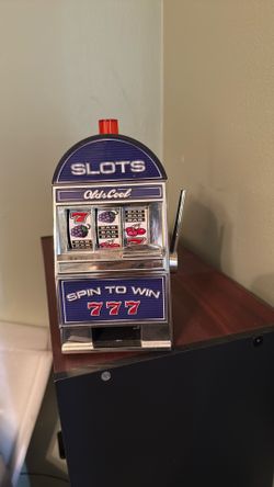Toy slot machine