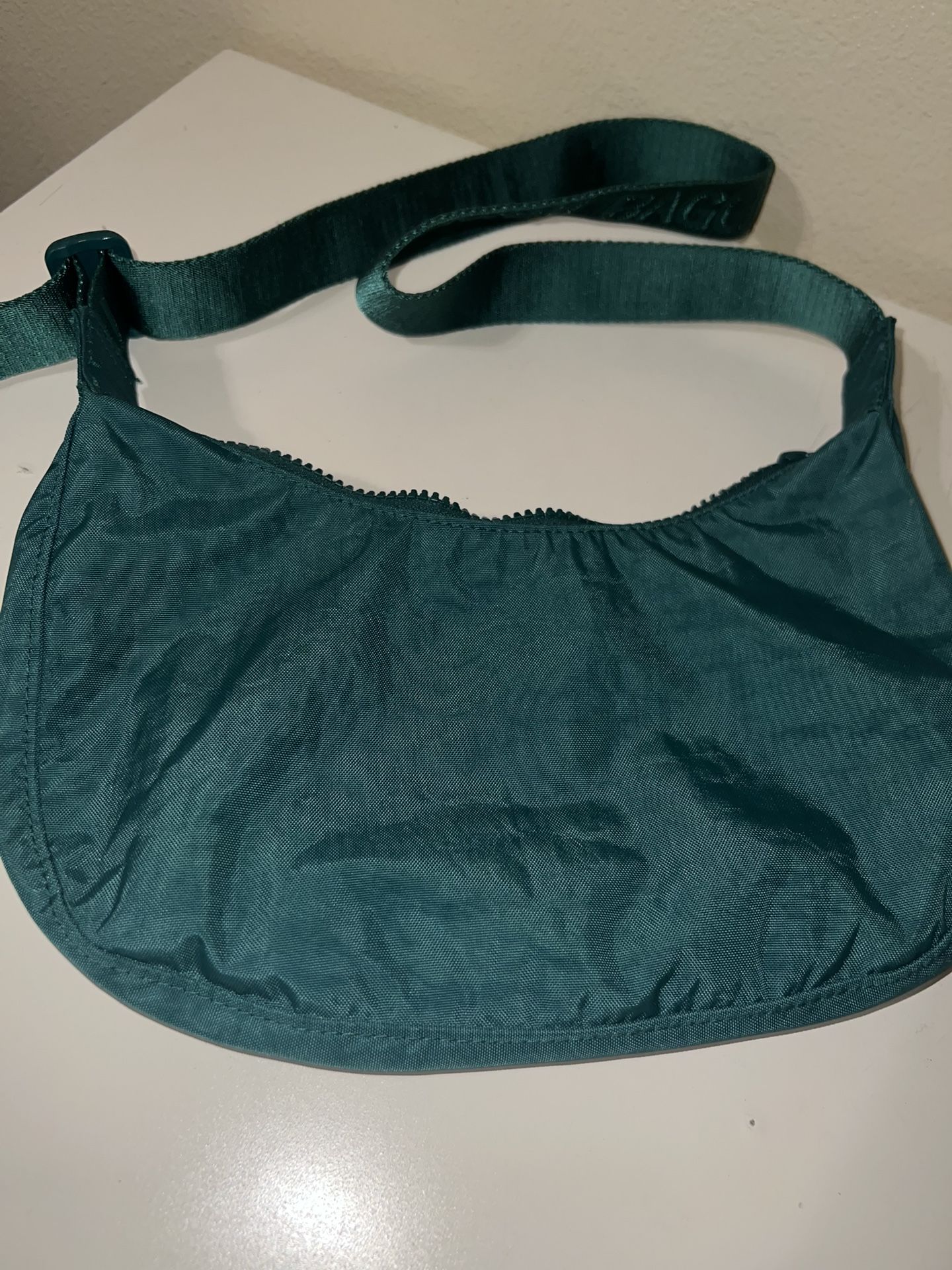 BAGGU Small Nylon Crescent Bag