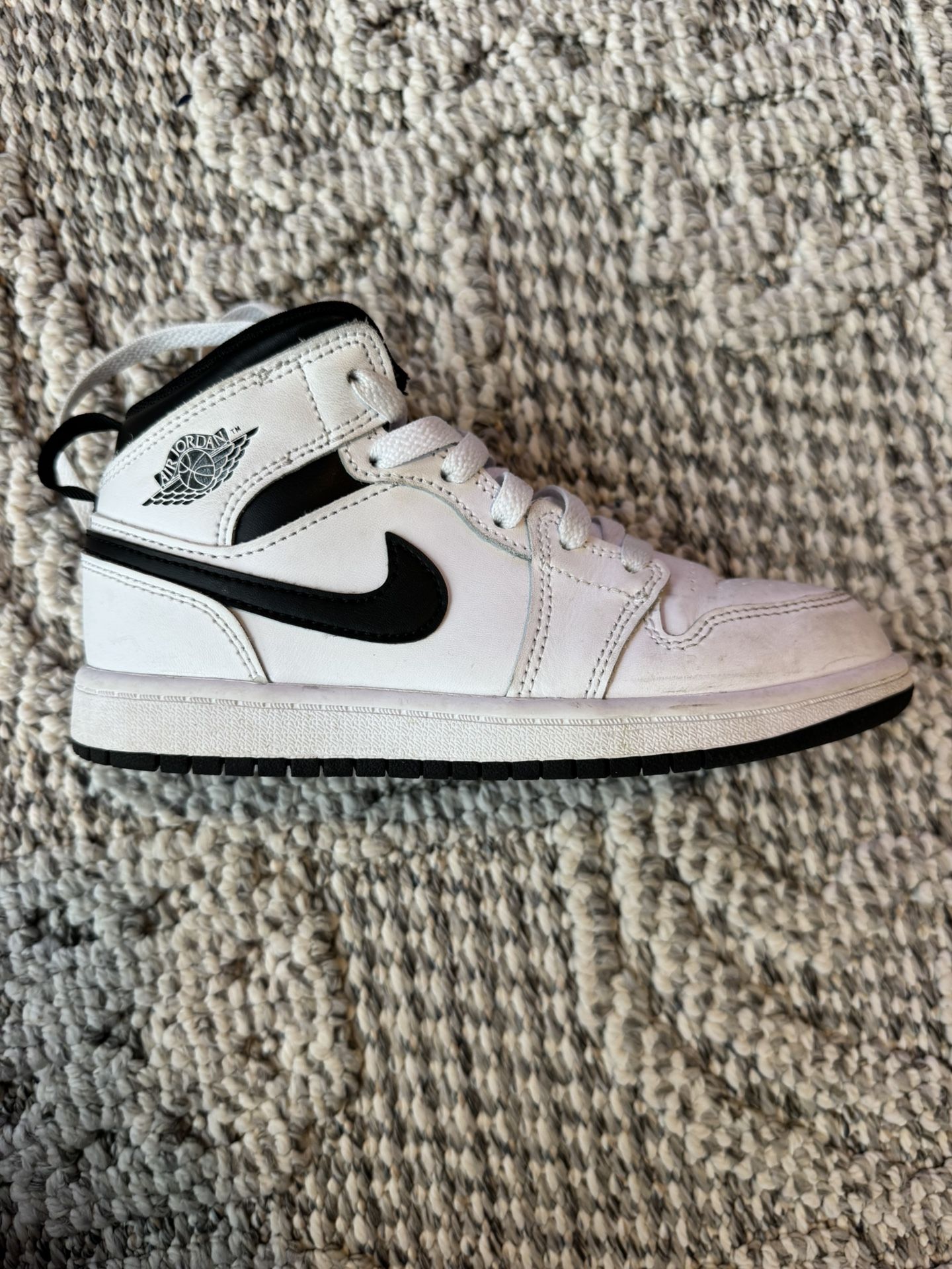 Nike Air Jordan 1 White & Black, Brand used (no box