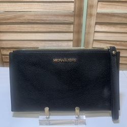 Michael Kors black wristlet like new