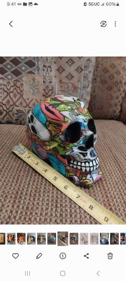 ART PAINTED RESIN SKULL LIKE NEW