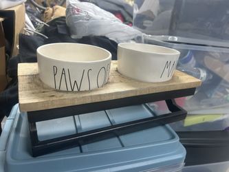 Dog/ Animal Bowls / holder