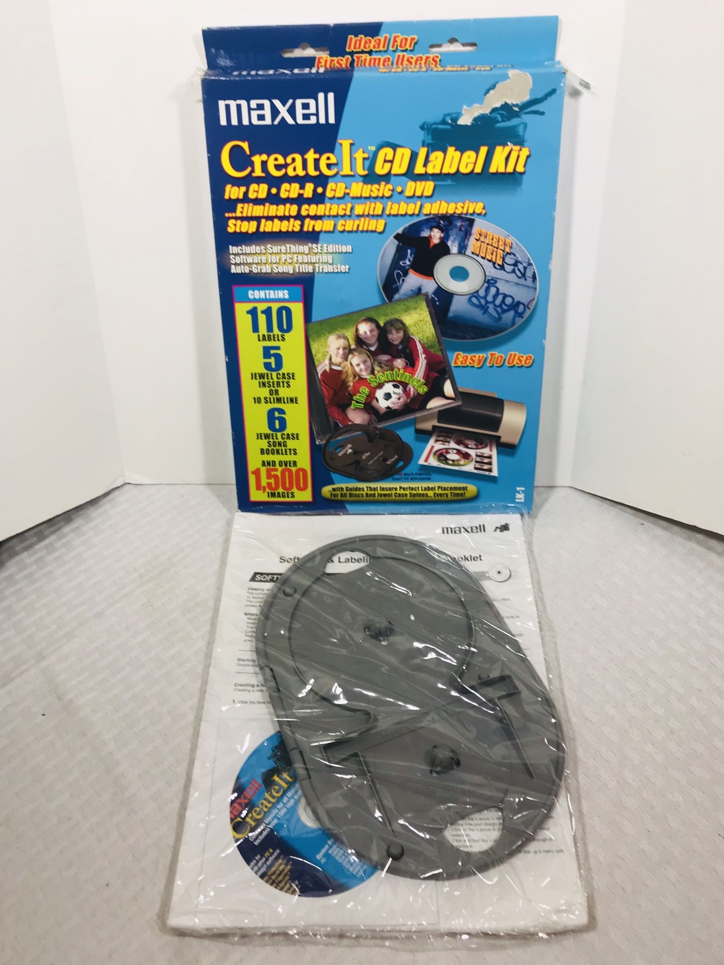 Maxell Create It CD DVD Label Kit, 110 Labels, Applicator, Software with Images