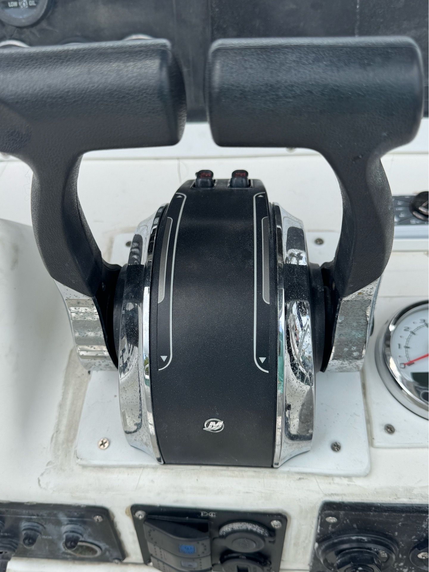 Twin Mercury Throttle