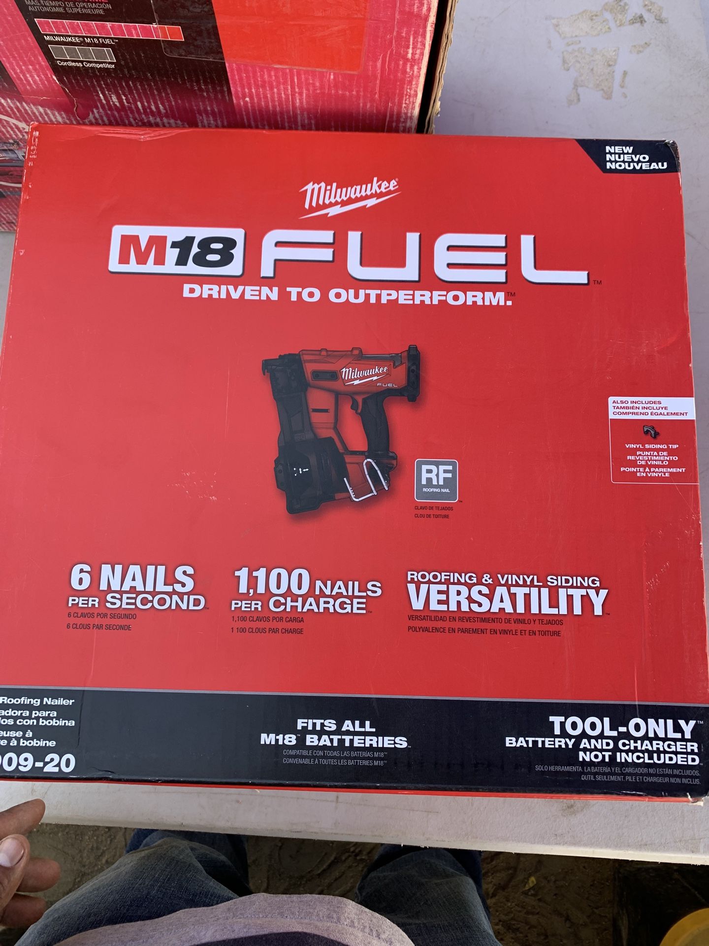 M18 Fuel Coil Roofing Nailer