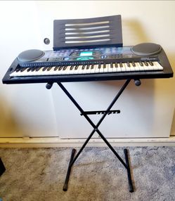 RadioShack MD-1160 61-Key Electronic Keyboard w/ Stand & Music Sheet Holder – Works on Batteries