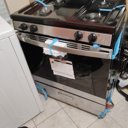Ge Brand New Stove Still In Package 
