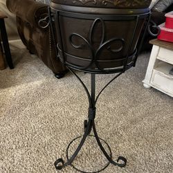 Entertaining bucket with stand