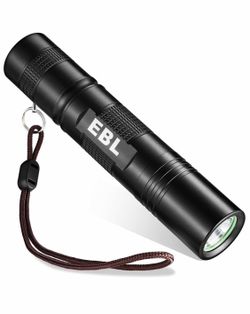 Mini lED pocket size flashlight