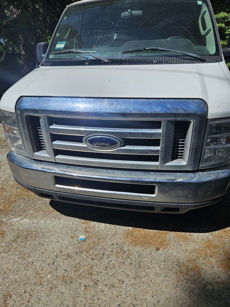 2012 Ford E-250