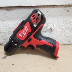Milwaukee M12 Drill