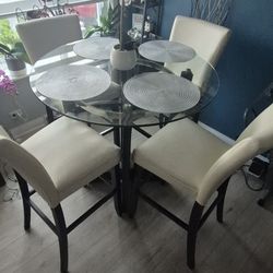 Round Table With 4 Chairs 