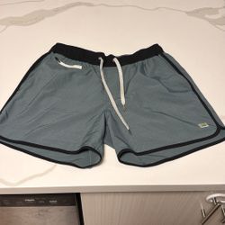 Vuori Men's Banks Shorts Size M