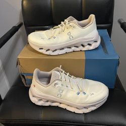 On Cloud Tilt Size 8.5 Women’s $95