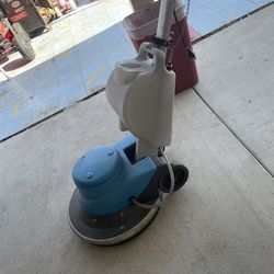 Floor cleaning machine