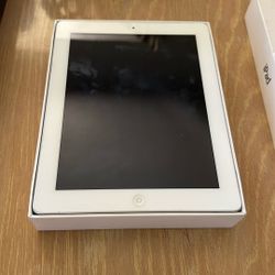 Ipad GEN 1 16 GB with Box and Cable 