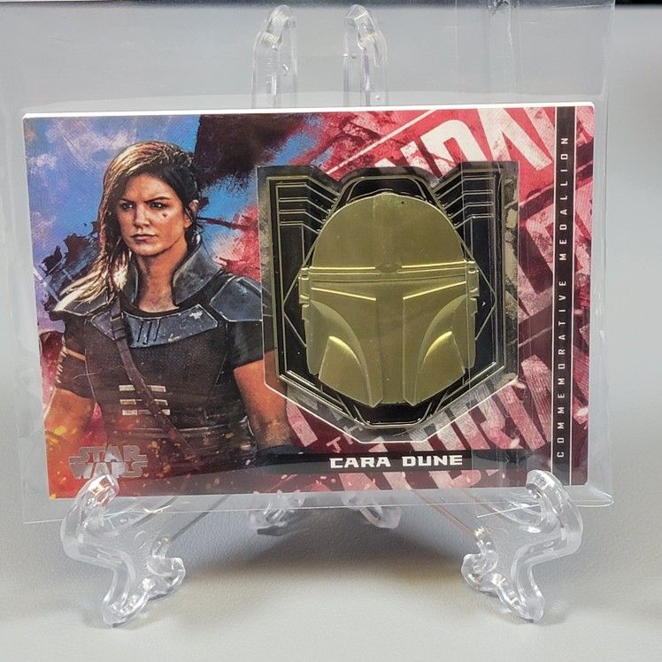 Mandalorian Cara Dune Medallion Card /99