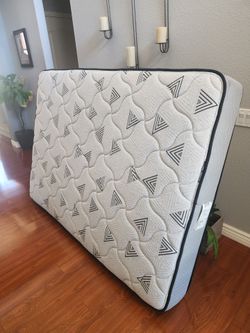 Full size mattress,  like new