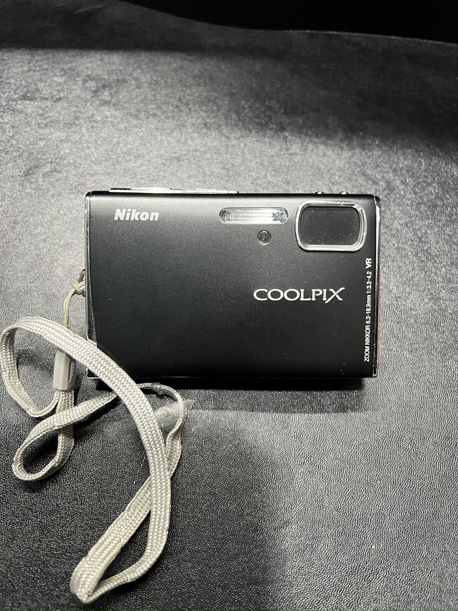 Nikon Coolpix S50 7.2MP Compact digital camera Black