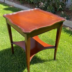 Mahogany End Table / Lamp Table by Imperial of Grand Rapids  
