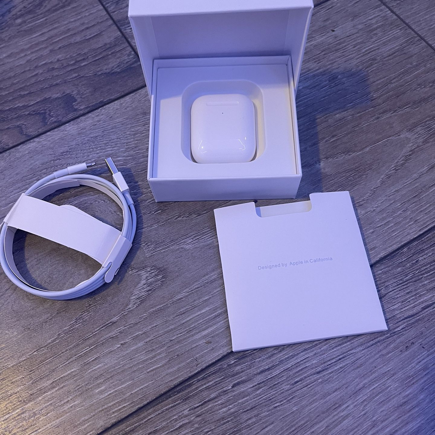- *BEST OFFER*Apple AirPods 1 SHIPPING AND LOCAL