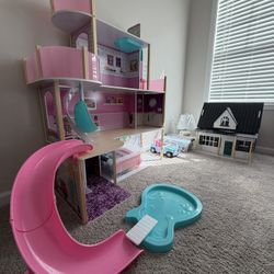 Doll Houses & Vanity 