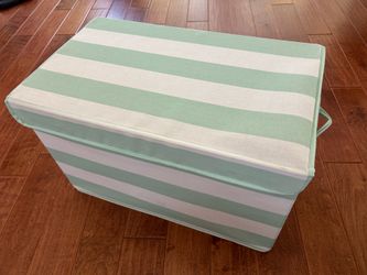 Foldable toy box