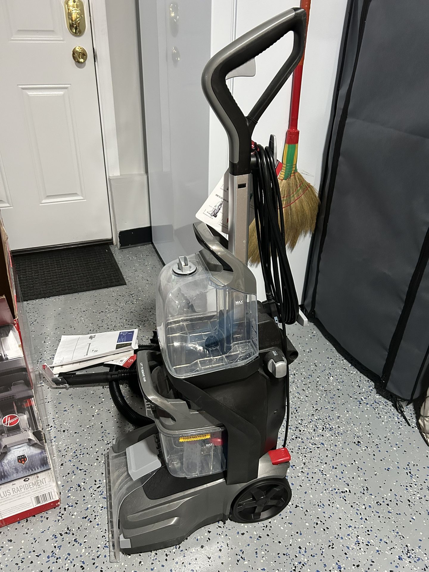 Carpet Cleaner Vacuum (95% New)