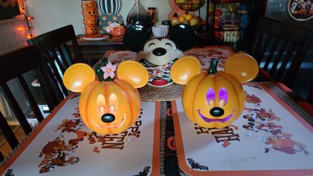 Disney Halloween Mickey Mouse and Minnie Mouse Light Up Pumpkins Set