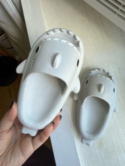 Baby shark toddler slippers