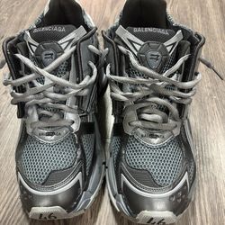 Balenciaga runners black and grey size eu 46