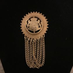 Vintage Goldtone Brooch With Dangling Chains