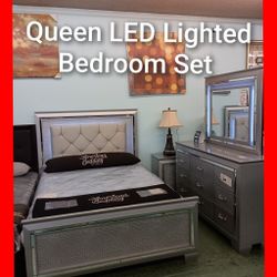 😍 Queen Bedroom Set 
