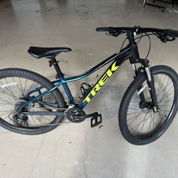 Trek Marlin 5 Mountain Bike 