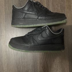 black halloween edition nike air force 1