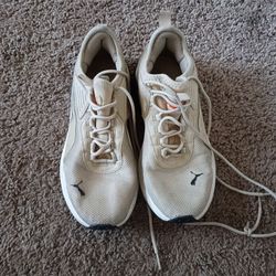 Puma Low-Top Running Sneakers