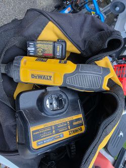 Dewalt screwdriver