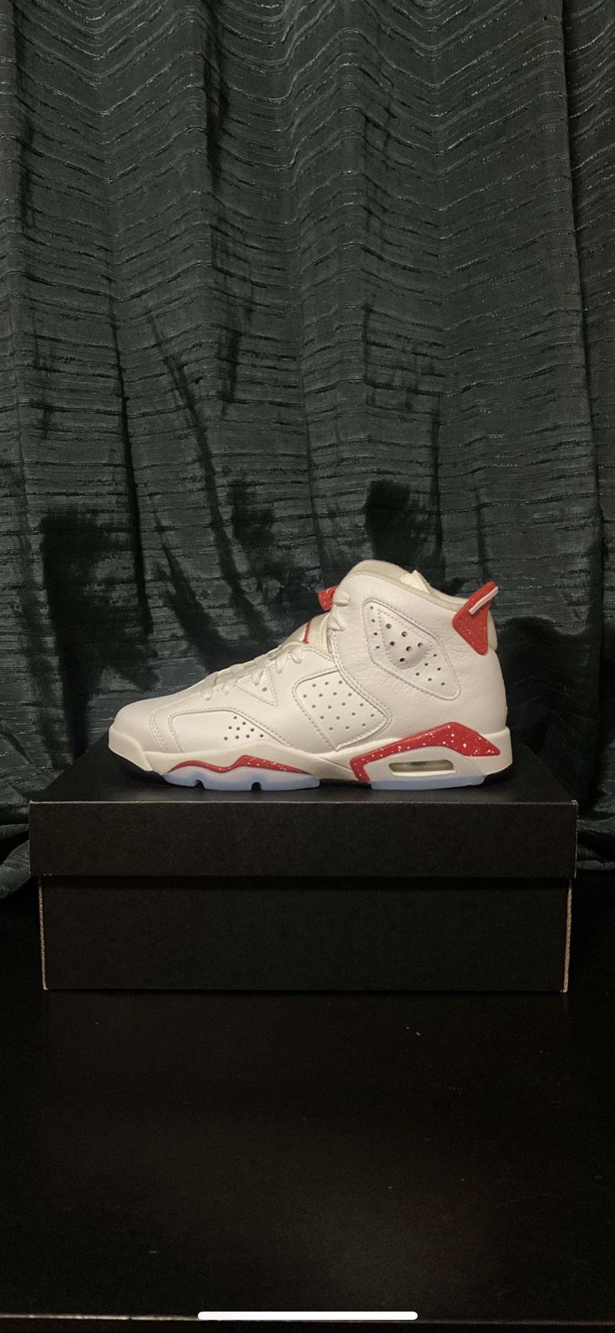 Air Jordan 6 Red Oreo Sizes 4y And 5y